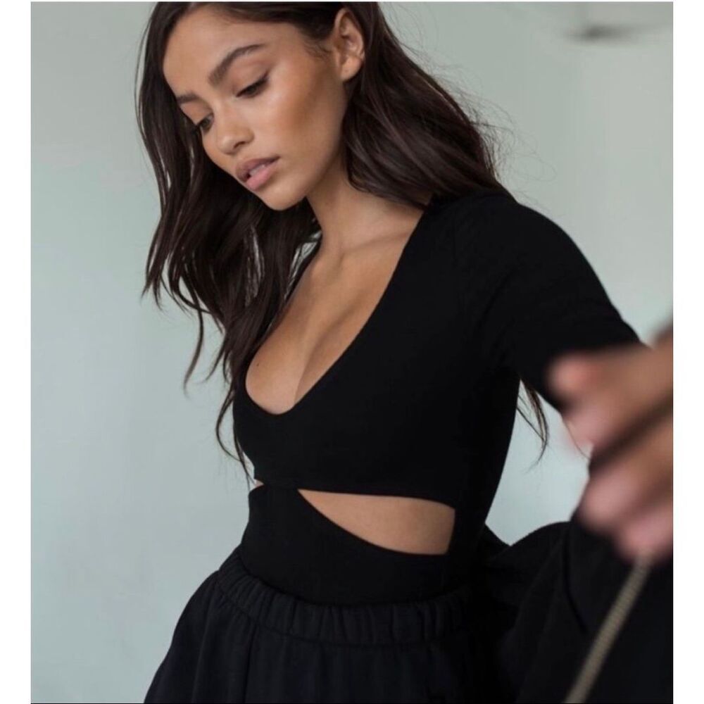 JOAH BROWN FITTED CUTOUT LONG SLEEVE TOP - Picture 7 of 12